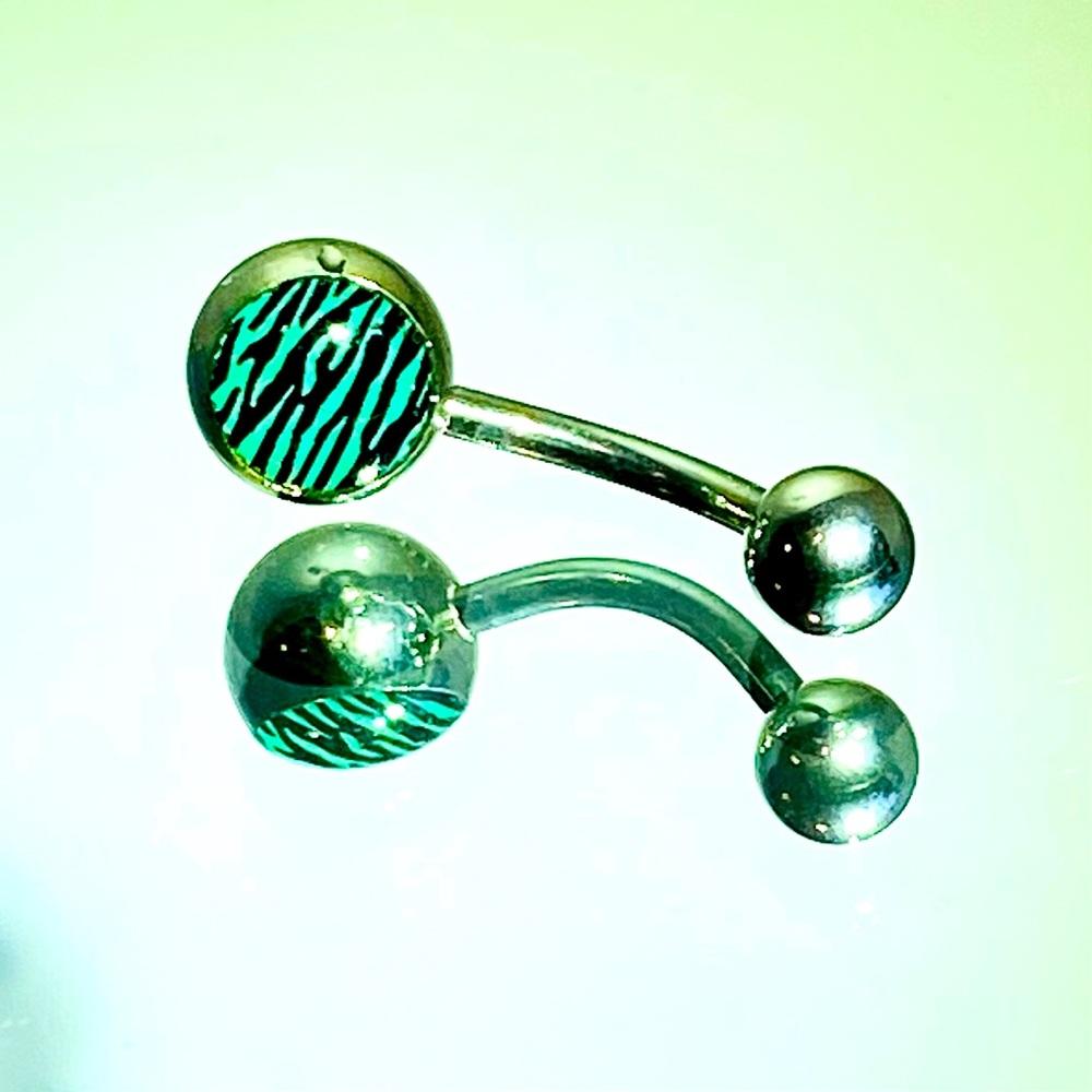 Zebra Animal Print Gem Navel Belly Button Ring 14G Stainless Steel Green - Picture 1 of 5